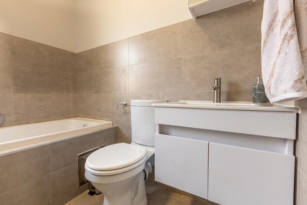 2 Bed Cottage, Wynberg - Thumbnail 9
