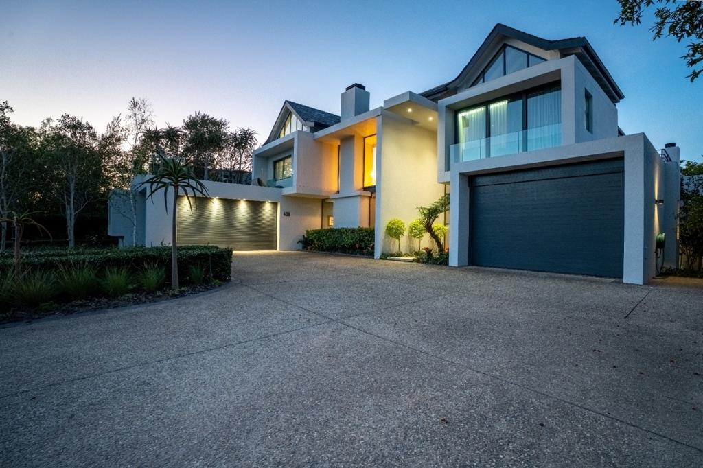 5 Bed House, Franschhoek - Image 1