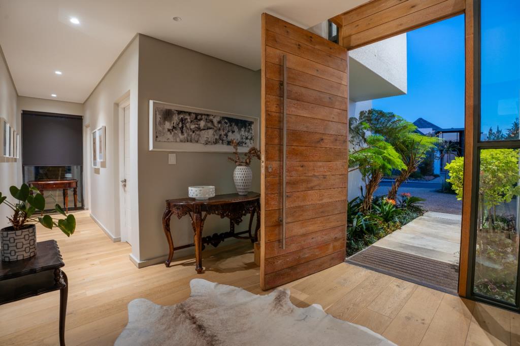 5 Bed House, Franschhoek - Thumbnail 2