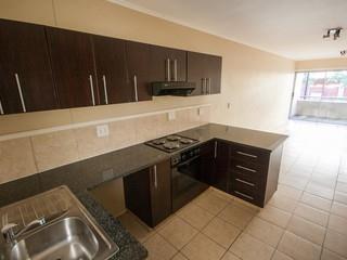 3 Bed Penthouse, Bantry Bay - Image 1