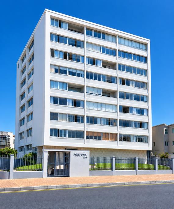 4 Bed House, Bishopscourt - Image 1