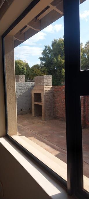 2 Bed Apartment, Muizenberg - Thumbnail 6