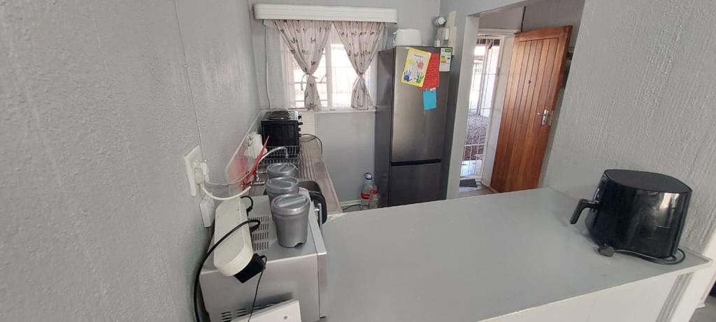 3 Bed House, Gordons Bay - Thumbnail 3
