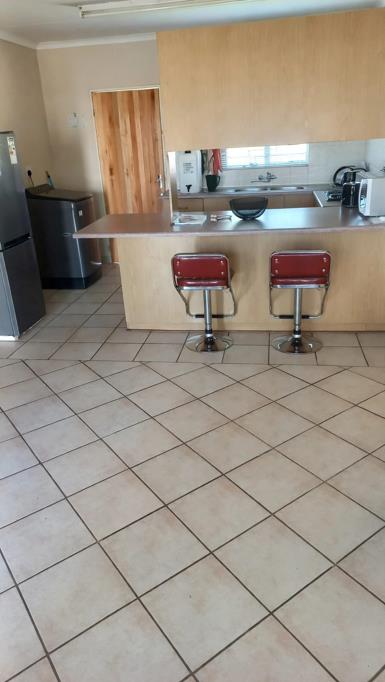 3 Bed Townhouse, Paarl - Thumbnail 3