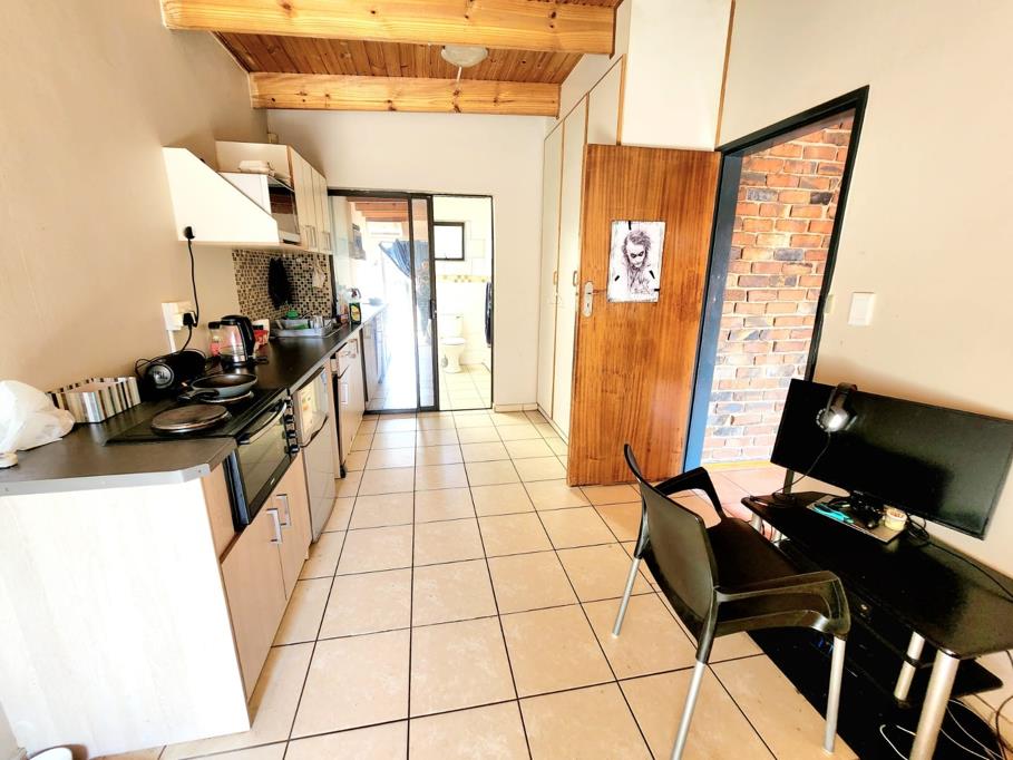 2 Bed Cottage, Knysna - Image 1