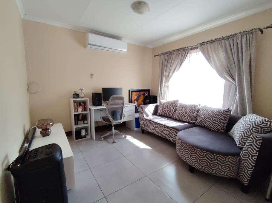 5 Bed Villa, Franschhoek - Thumbnail 6