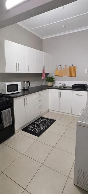 4 Bed House, Milnerton - Thumbnail 6