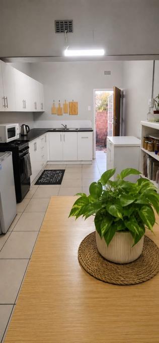 4 Bed House, Milnerton - Thumbnail 7