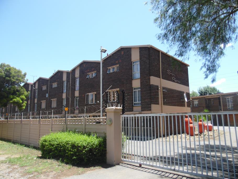 4 Bed Cluster, Bryanston - Image 1