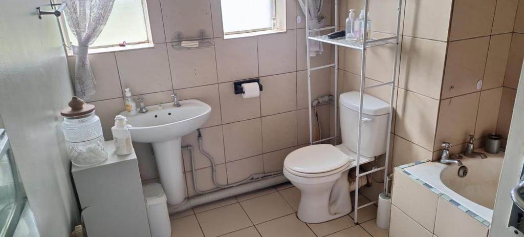 4 Bed Cluster, Bryanston - Thumbnail 7