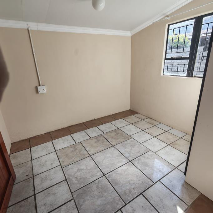 2 Bed Apartment, Bloubergstrand - Thumbnail 6