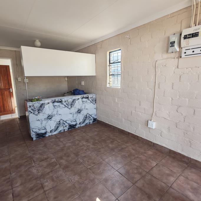 2 Bed Apartment, Bloubergstrand - Thumbnail 9
