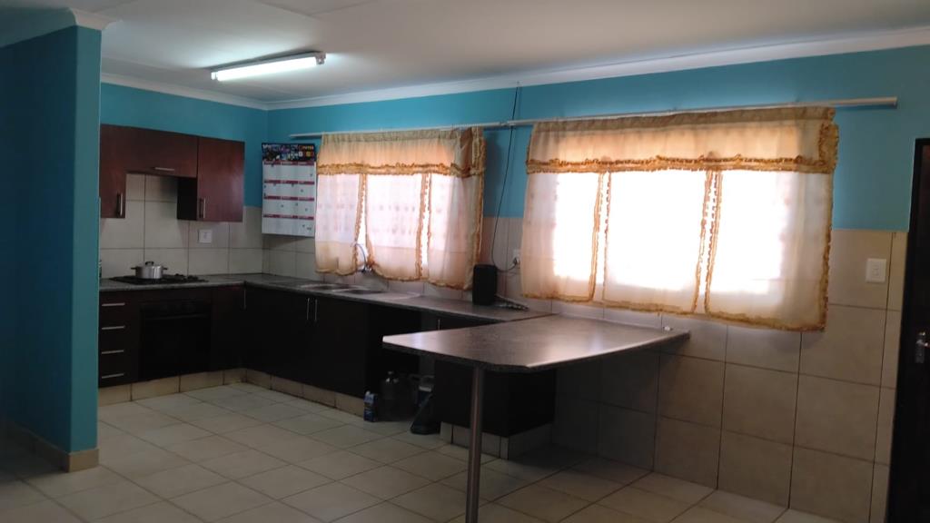 2 Bed Apartment, Century City - Thumbnail 2