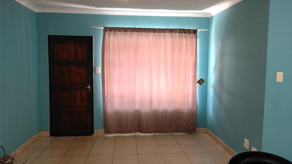 2 Bed Apartment, Century City - Thumbnail 5