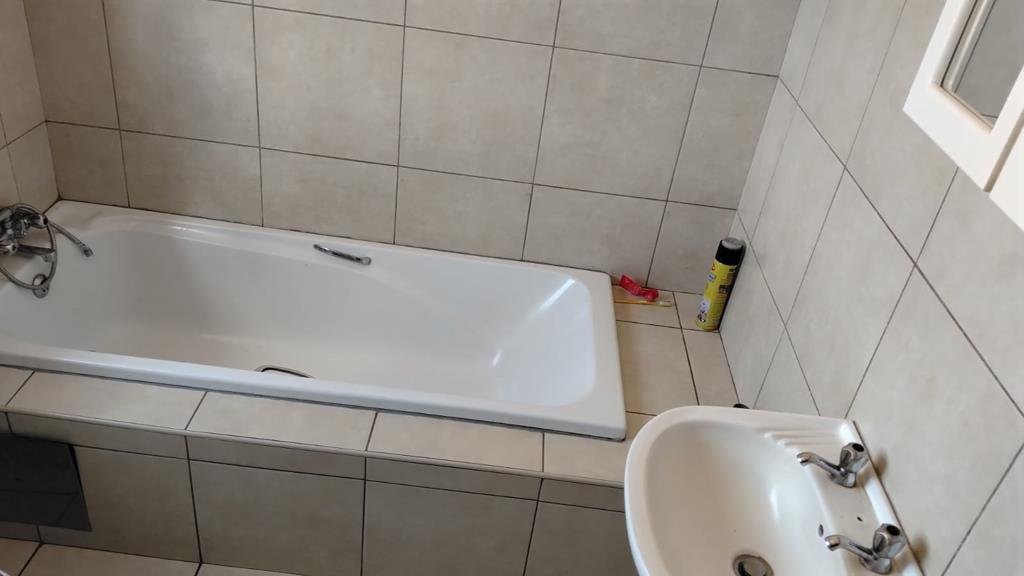 2 Bed Apartment, Century City - Thumbnail 7