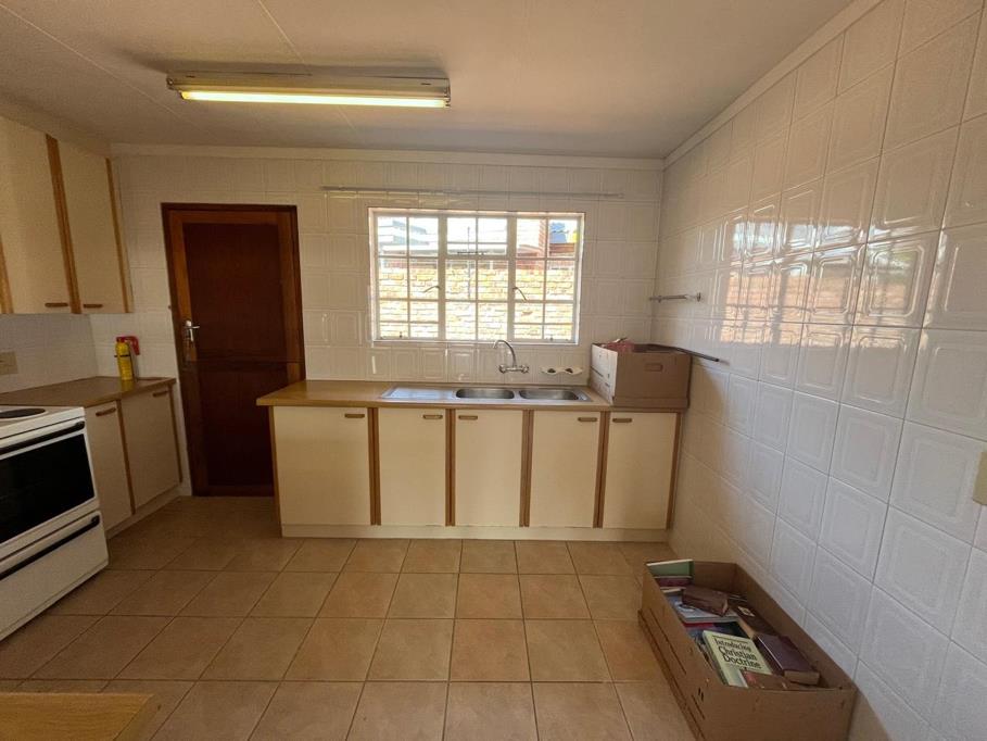 3 Bed House, Durbanville - Thumbnail 4