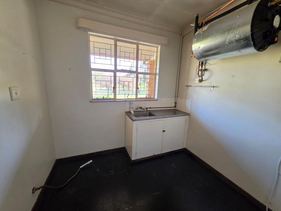 2 Bed Apartment, Bellville - Thumbnail 4