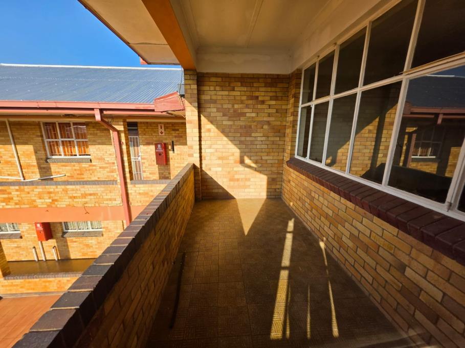2 Bed Apartment, Bellville - Thumbnail 8