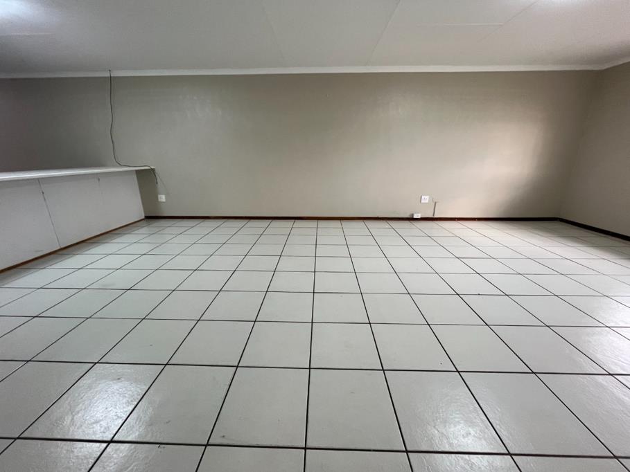 3 Bed House, Tokai - Thumbnail 4