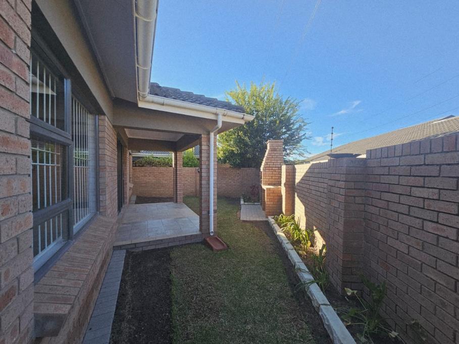 4 Bed House, Plattekloof - Image 1