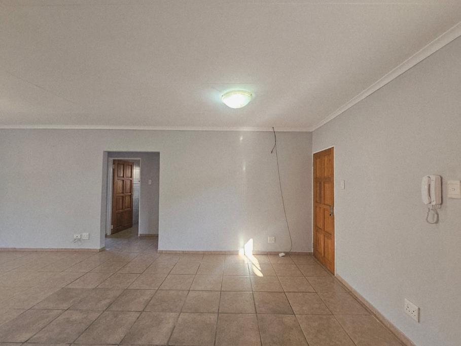 4 Bed House, Plattekloof - Thumbnail 7