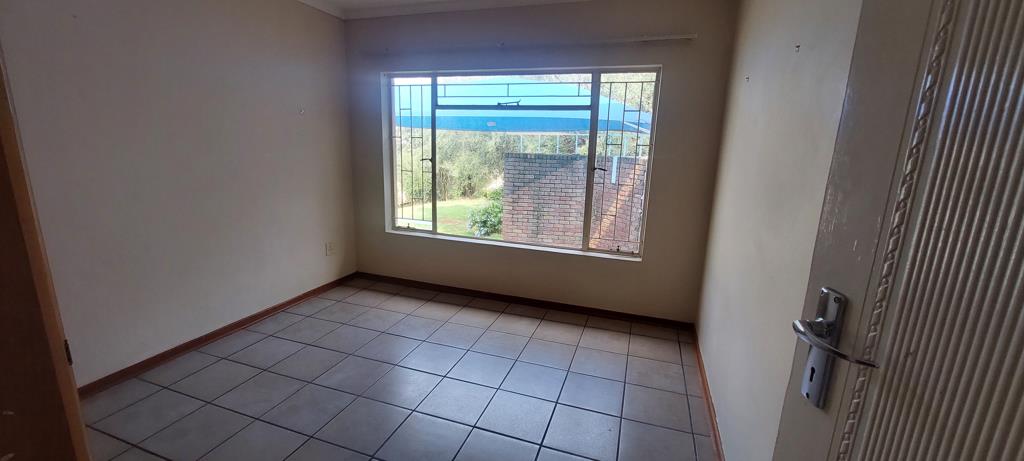 2 Bed Apartment, Kalk Bay - Thumbnail 5