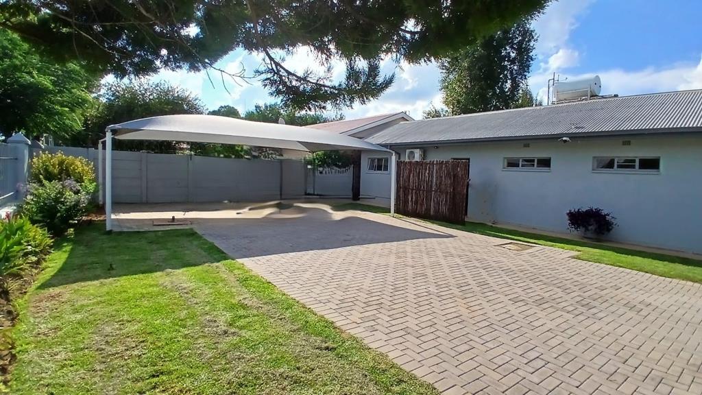 6 Bed Estate, Bishopscourt - Thumbnail 5