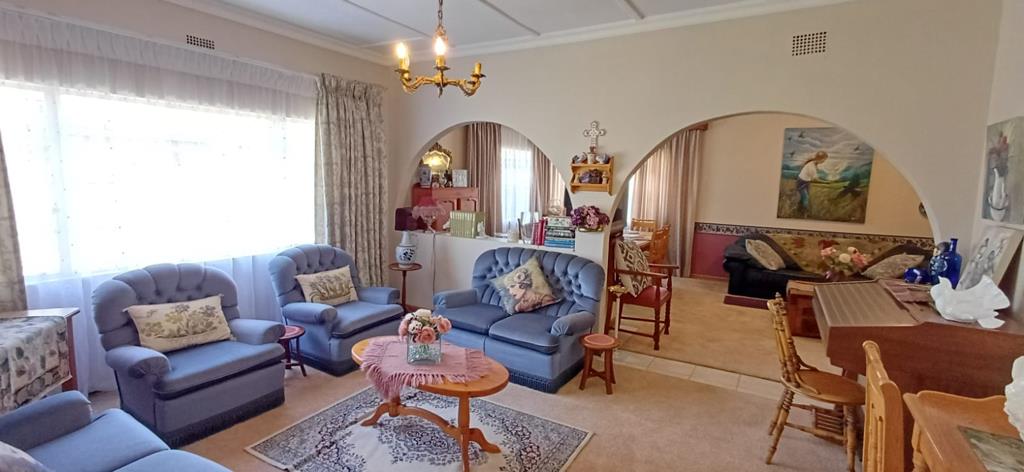 3 Bed House, Hermanus - Thumbnail 2