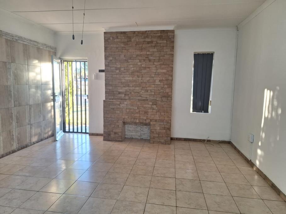 3 Bed House, Rondebosch - Image 1