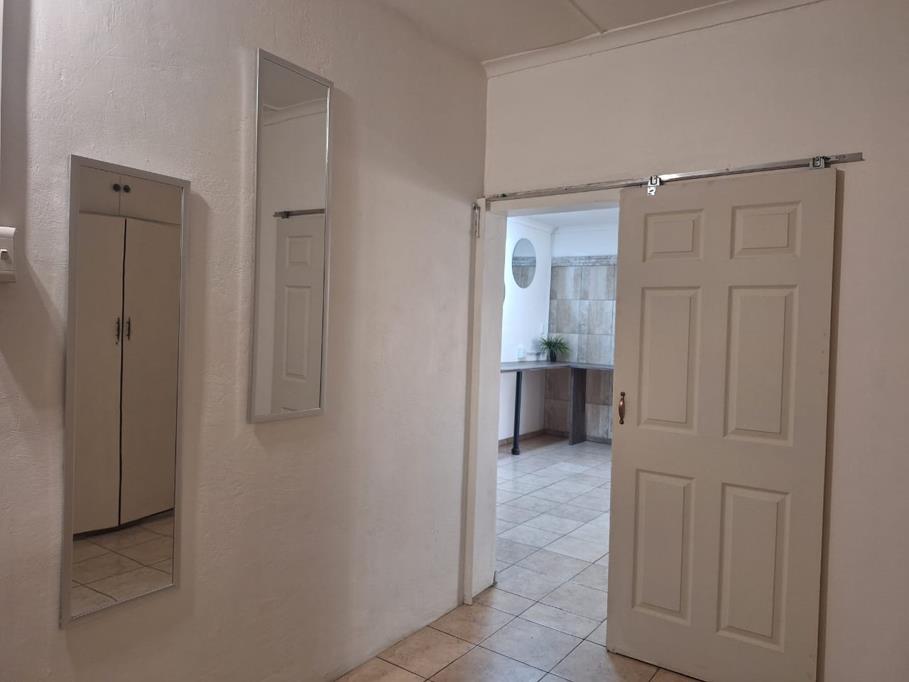 3 Bed House, Rondebosch - Thumbnail 4