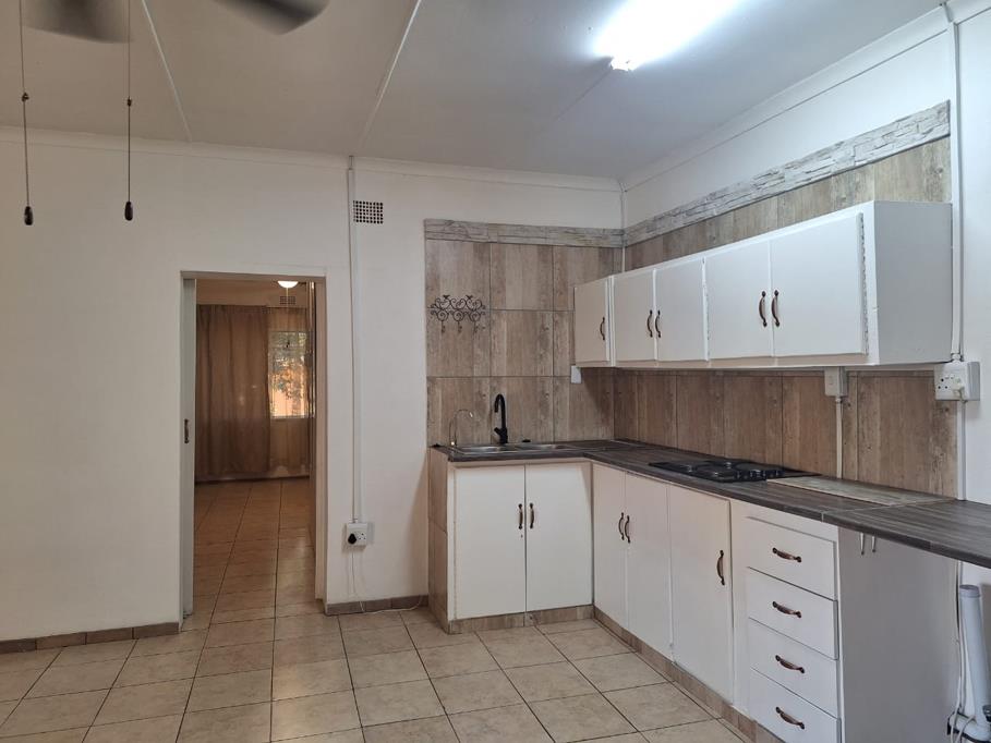 3 Bed House, Rondebosch - Thumbnail 6