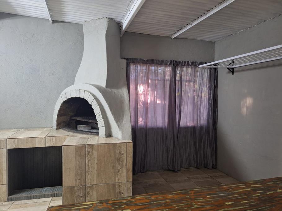 3 Bed House, Rondebosch - Thumbnail 7