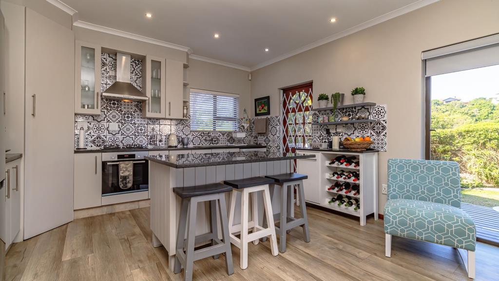2 Bed Apartment, Sea Point - Thumbnail 6