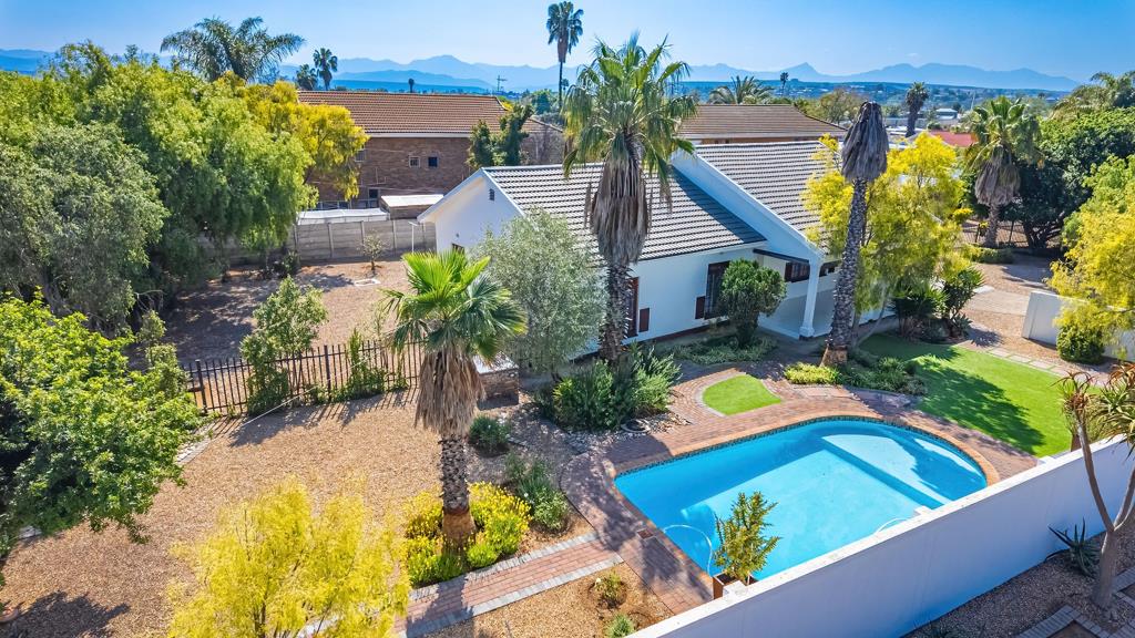 2 Bed Apartment, Tamboerskloof - Image 1