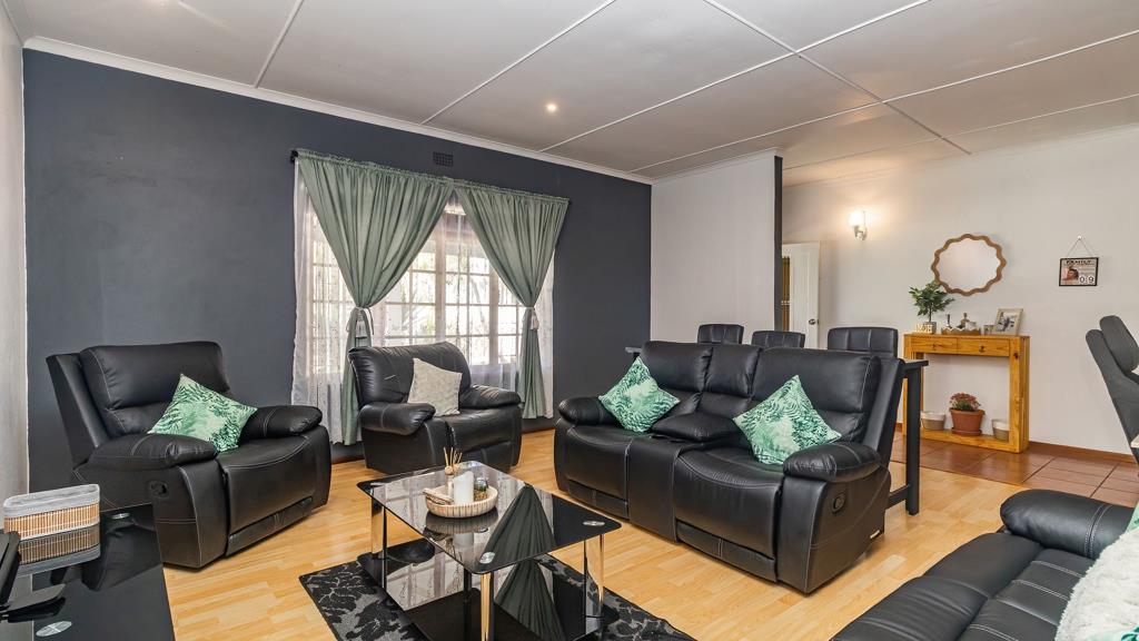 2 Bed Apartment, Tamboerskloof - Thumbnail 3