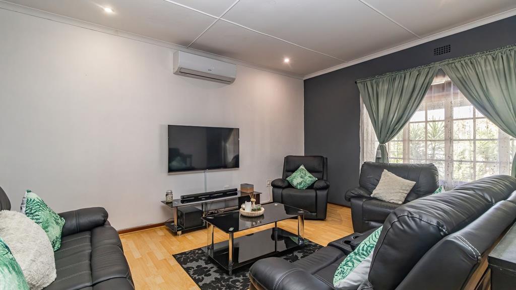2 Bed Apartment, Tamboerskloof - Thumbnail 6