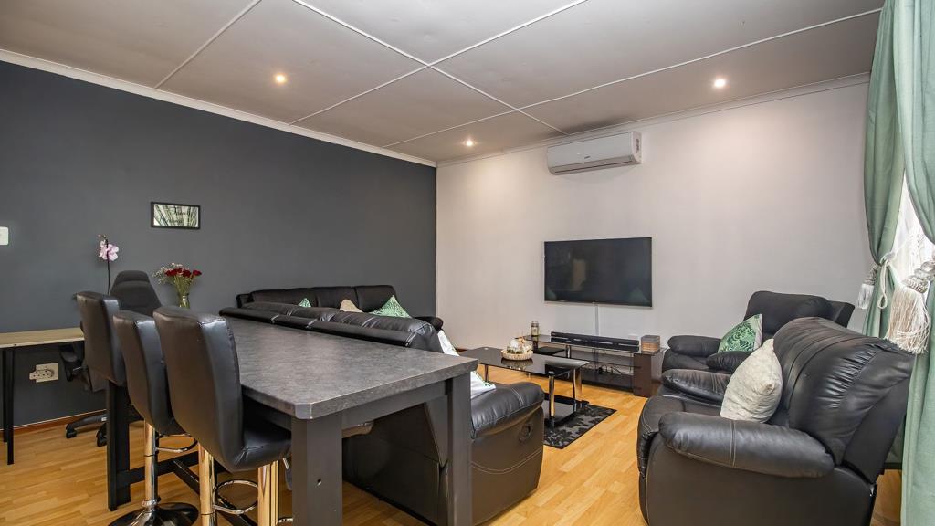 2 Bed Apartment, Tamboerskloof - Thumbnail 7