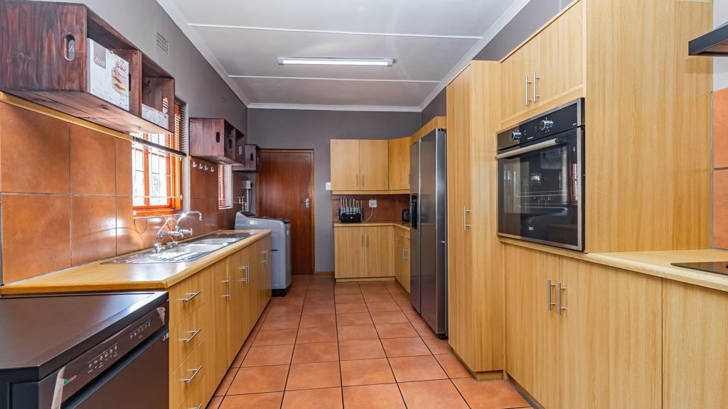 2 Bed Apartment, Tamboerskloof - Thumbnail 8