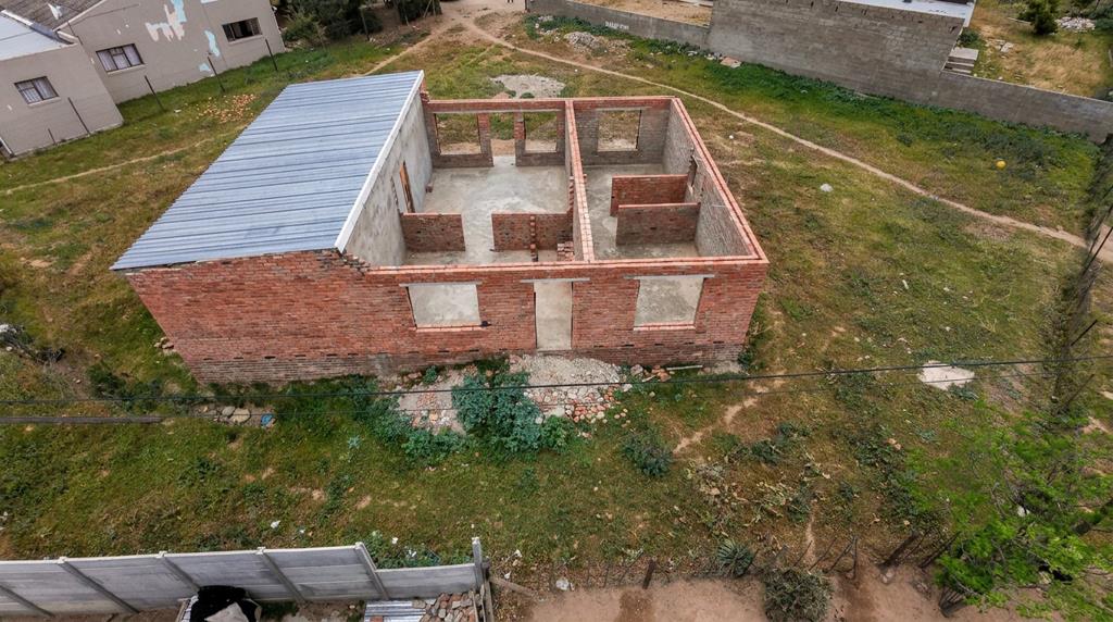 3 Bed Apartment, Table View - Thumbnail 4