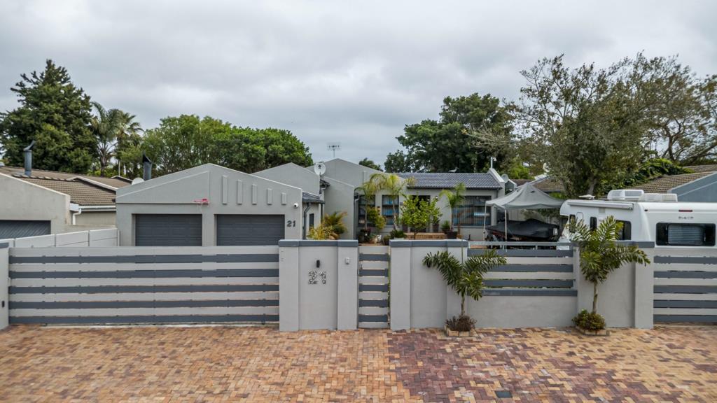 2 Bed Cottage, Wynberg - Image 1