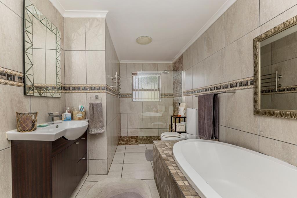 2 Bed Cottage, Wynberg - Thumbnail 7
