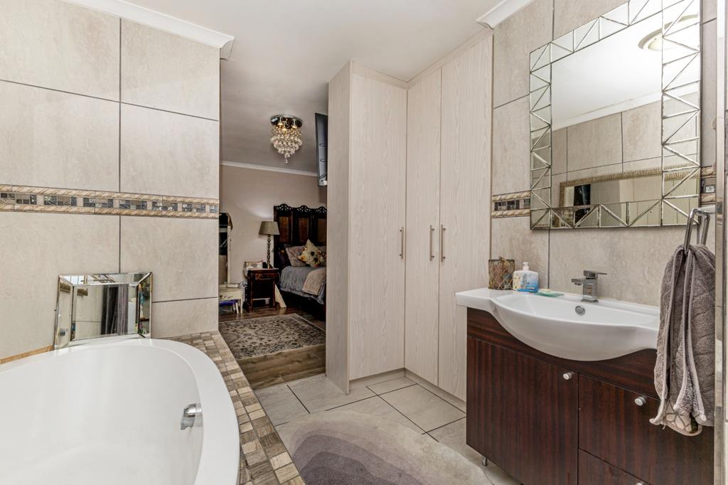 2 Bed Cottage, Wynberg - Thumbnail 8