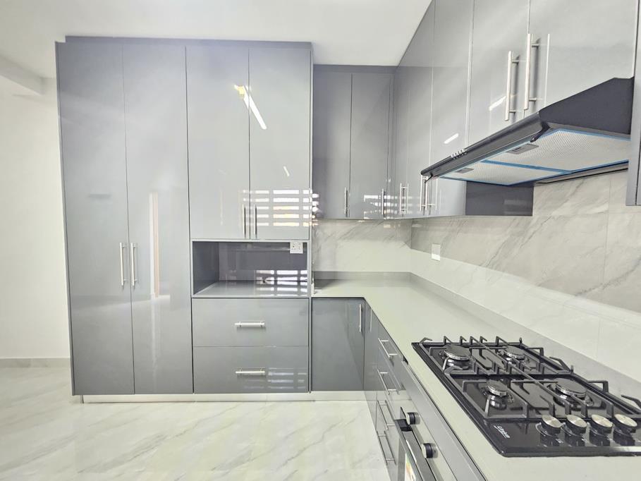 4 Bed House, Stellenbosch - Thumbnail 2