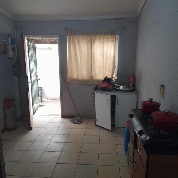 2 Bed Apartment, Muizenberg - Thumbnail 5