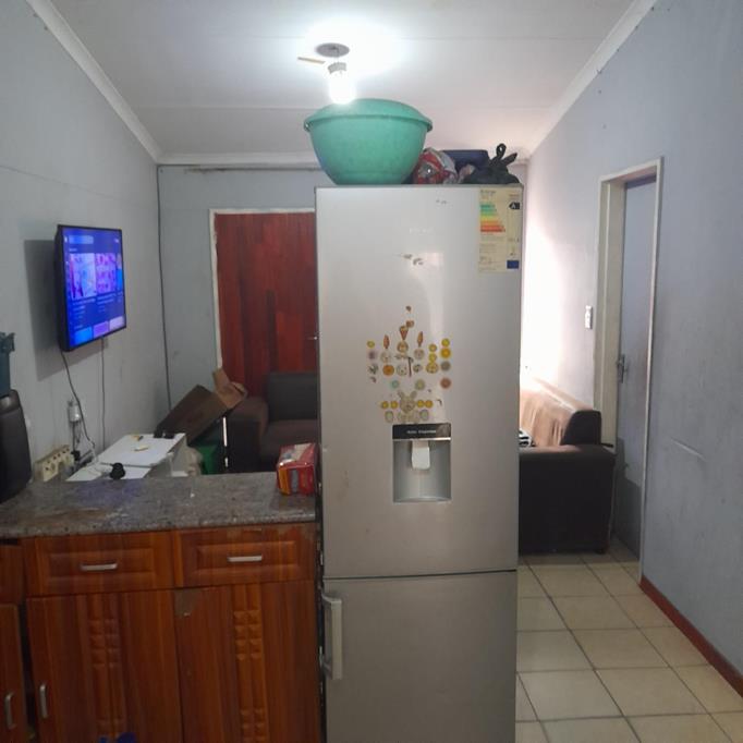 2 Bed Apartment, Muizenberg - Thumbnail 6
