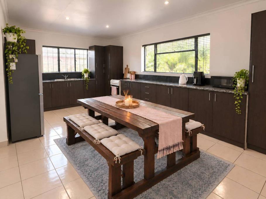 3 Bed House, Hout Bay - Thumbnail 3