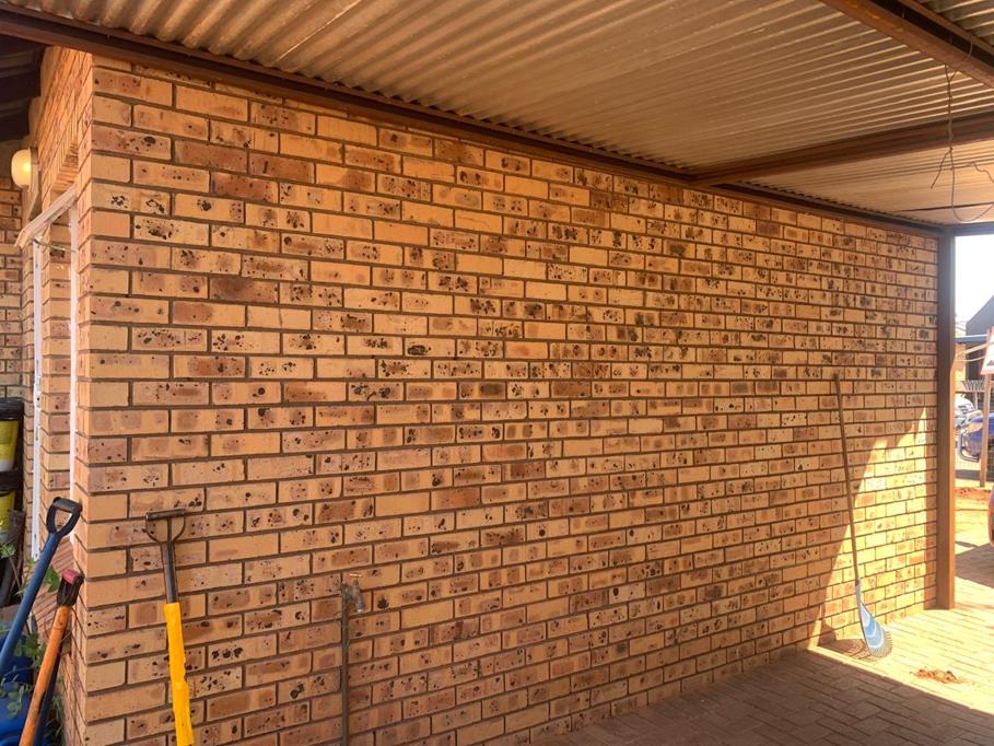 4 Bed House, Bishopscourt - Thumbnail 2