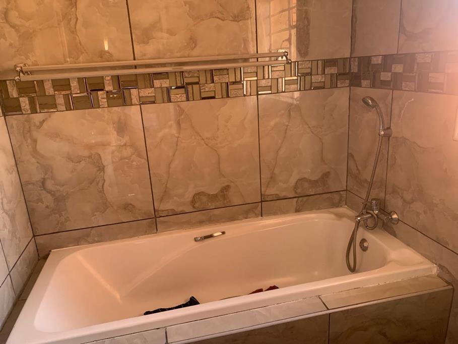 4 Bed House, Bishopscourt - Thumbnail 8
