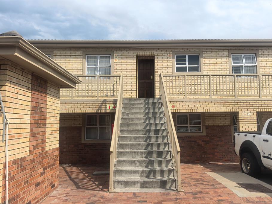 4 Bed House, Tokai - Image 1