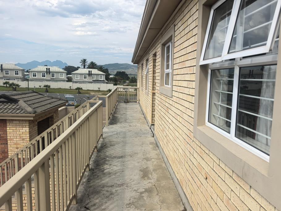 4 Bed House, Tokai - Thumbnail 9